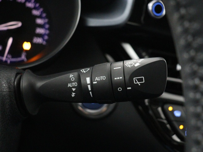 Toyota C-HR - 1.8 Hybrid Dynamic