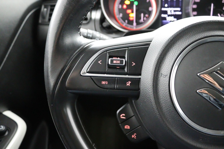 Suzuki Swift - 1.2 Stijl Smart Hybrid 18