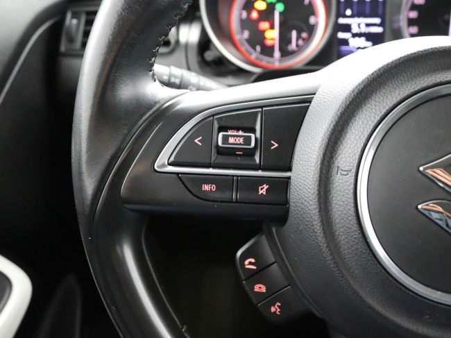 Suzuki Swift - 1.2 Stijl Smart Hybrid