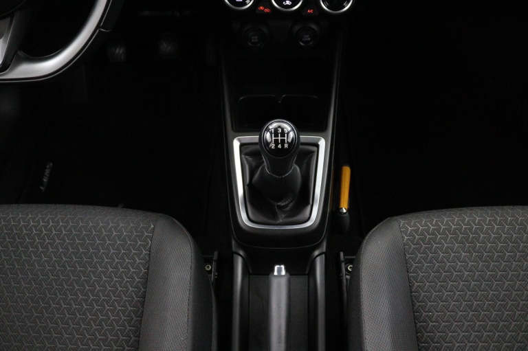 Suzuki Swift - 1.2 Stijl Smart Hybrid 26