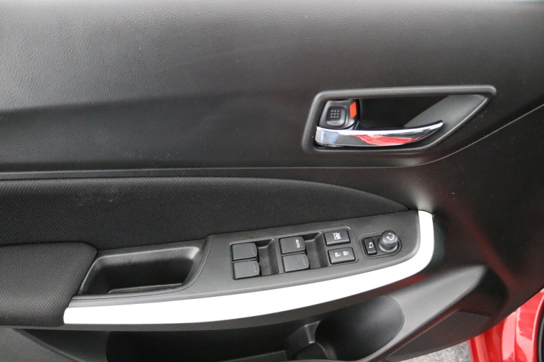 Suzuki Swift - 1.2 Stijl Smart Hybrid 32