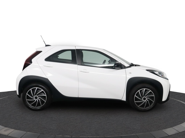 Toyota Aygo X - 1.0 VVT-i MT Play 13