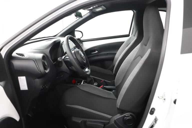 Toyota Aygo X - 1.0 VVT-i MT Play 17