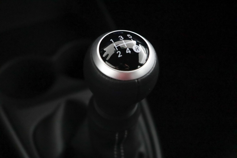 Toyota Aygo X - 1.0 VVT-i MT Play 27