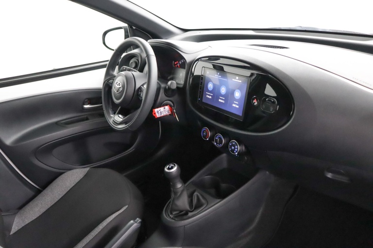 Toyota Aygo X - 1.0 VVT-i MT Play 52