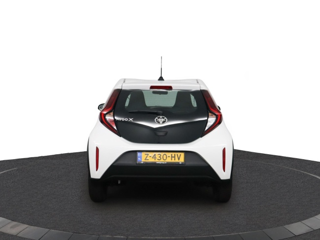 Toyota Aygo X - 1.0 VVT-i MT Play