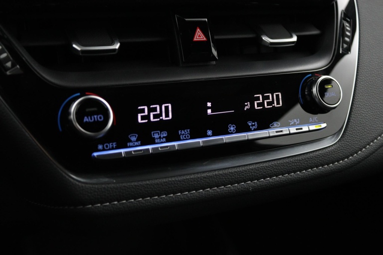 Toyota Corolla Touring Sports - 1.8 Hybrid 7