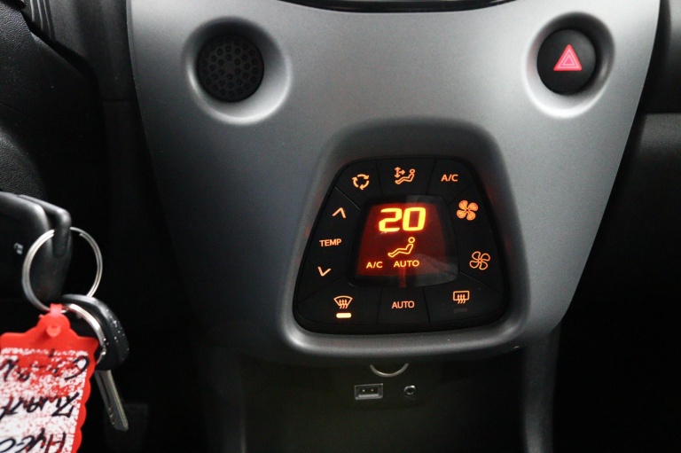 Toyota Aygo - 1.0 VVT-i x-joy 17