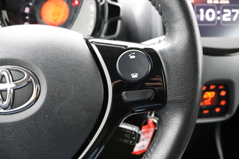 Toyota Aygo - 1.0 VVT-i x-joy 19