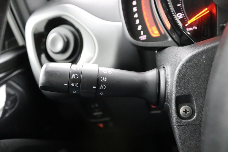 Toyota Aygo - 1.0 VVT-i x-joy 21