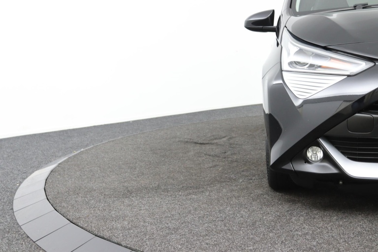 Toyota Aygo - 1.0 VVT-i x-joy 33