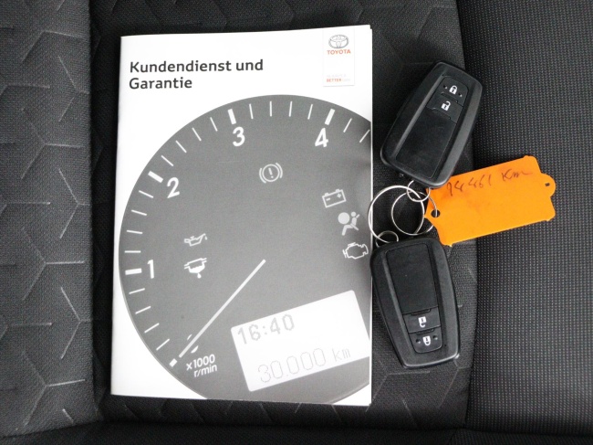 Toyota Corolla Touring Sports - 1.8 Hybrid Dynamic Business