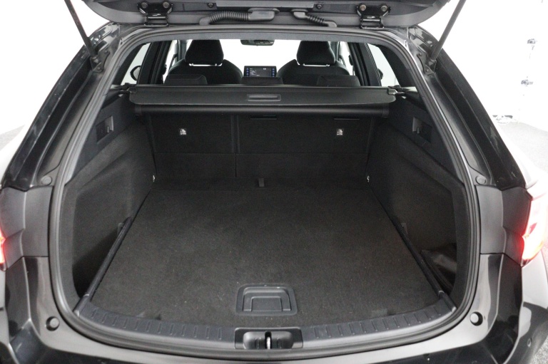 Toyota Corolla Touring Sports - 1.8 Hybrid Dynamic Business 23