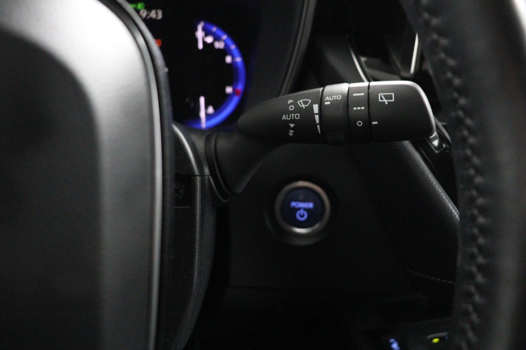 Toyota Corolla Touring Sports - 1.8 Hybrid Dynamic Business 31