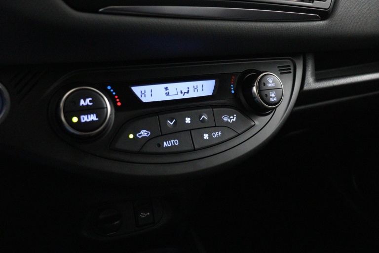 Toyota Yaris - 1.5 Hybrid Aspiration 7
