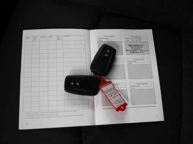 Toyota C-HR - 2.0 Hybrid Dynamic