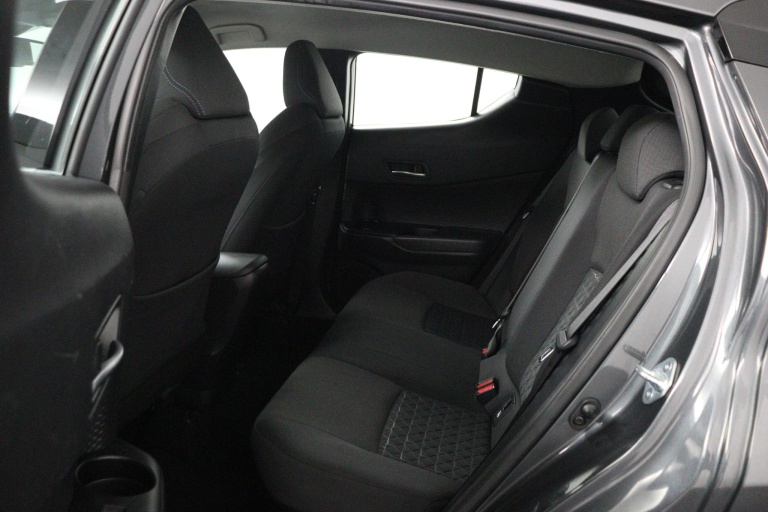 Toyota C-HR - 2.0 Hybrid Dynamic 18