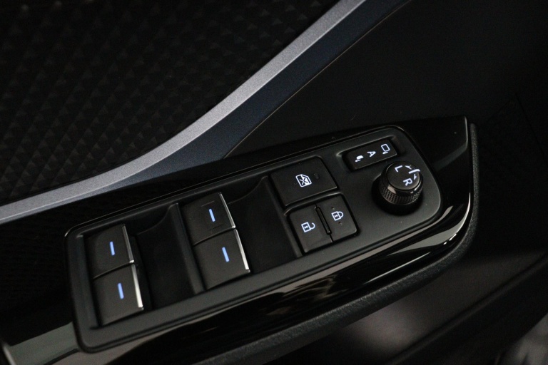 Toyota C-HR - 2.0 Hybrid Dynamic 28