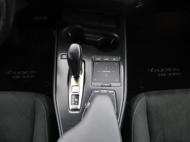 Lexus UX - 300e Business 54 kWh