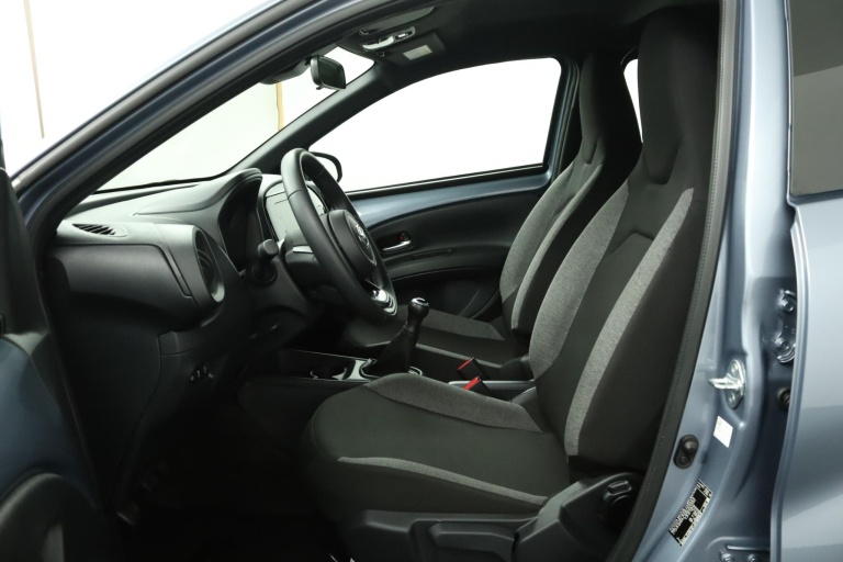 Toyota Aygo X - 1.0 VVT-i MT Play 17