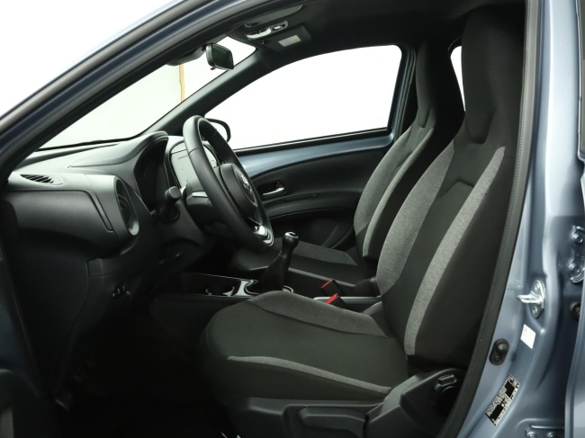 Toyota Aygo X - 1.0 VVT-i MT Play