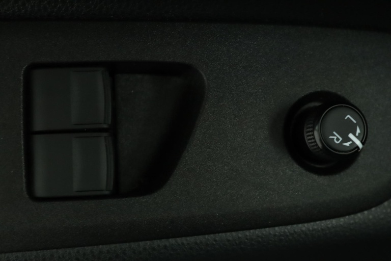 Toyota Aygo X - 1.0 VVT-i MT Play 28