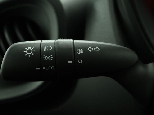 Toyota Aygo X - 1.0 VVT-i MT Play