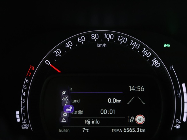 Toyota Aygo X - 1.0 VVT-i MT Play