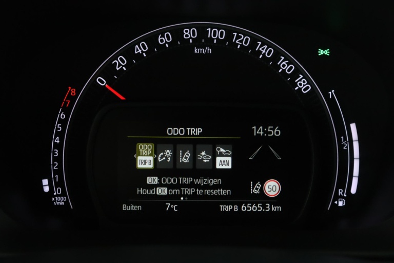 Toyota Aygo X - 1.0 VVT-i MT Play 49