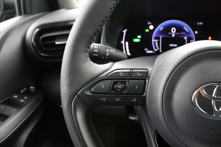 Toyota Yaris - 1.5 Hybrid 115 Dynamic 17