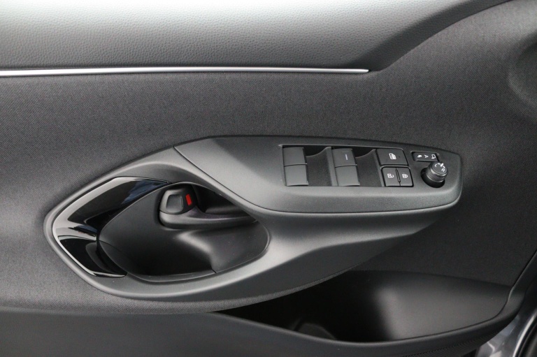 Toyota Yaris - 1.5 Hybrid 115 Dynamic 29