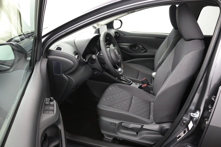 Toyota Yaris - 1.5 Hybrid 115 Dynamic 9