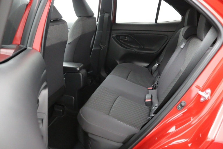 Toyota Yaris Cross - 1.5 Hybrid 115 Dynamic 12