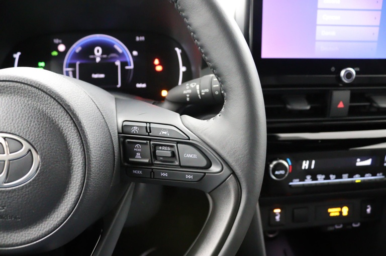 Toyota Yaris Cross - 1.5 Hybrid 115 Dynamic 18