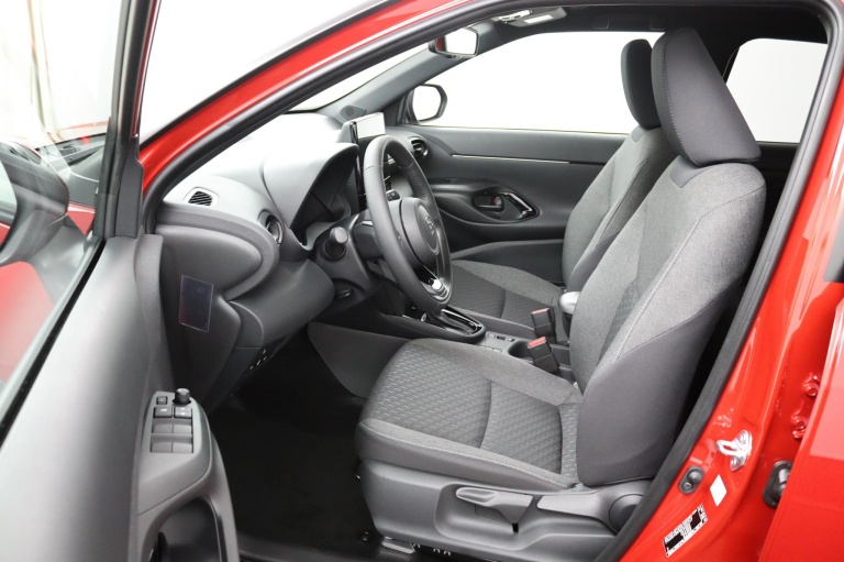 Toyota Yaris Cross - 1.5 Hybrid 115 Dynamic 9