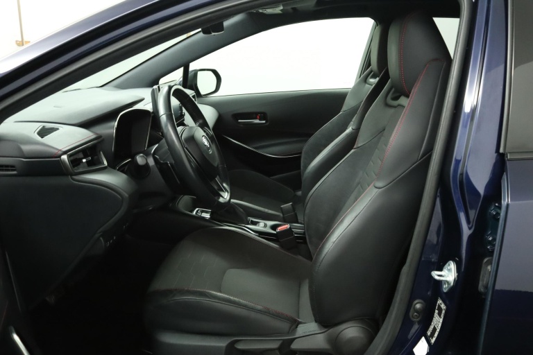 Toyota Corolla Touring Sports - 2.0 Hybrid Executive 17