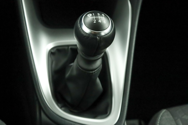 Toyota Yaris - 1.5 VVT-i Dynamic 27