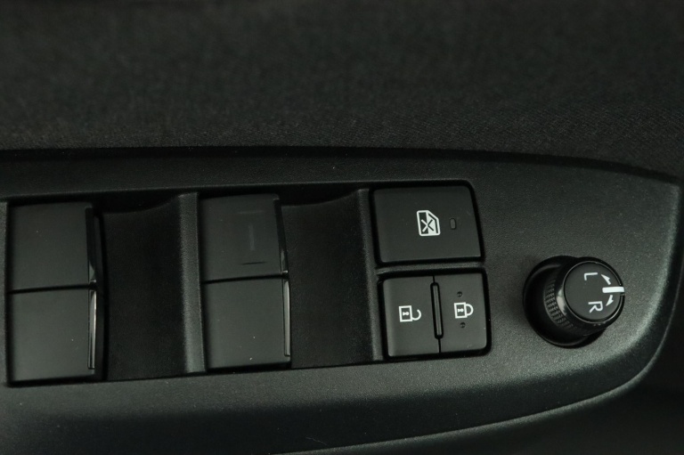 Toyota Yaris - 1.5 VVT-i Dynamic 29