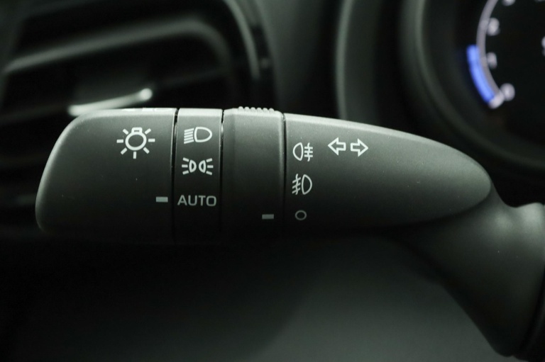 Toyota Yaris - 1.5 VVT-i Dynamic 31