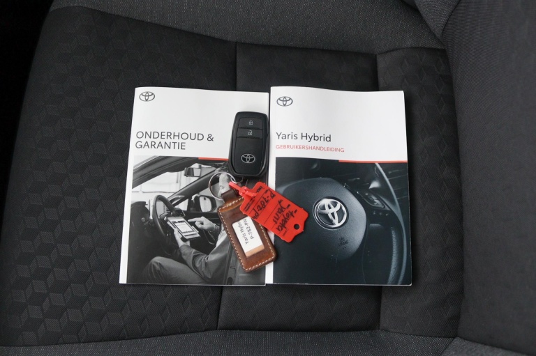 Toyota Yaris - 1.5 Hybrid Dynamic 11