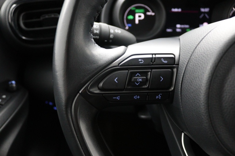 Toyota Yaris - 1.5 Hybrid Dynamic 19