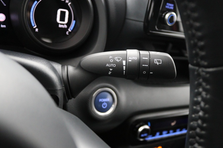 Toyota Yaris - 1.5 Hybrid Dynamic 30