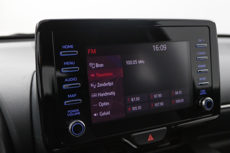 Toyota Yaris - 1.5 Hybrid Dynamic 8