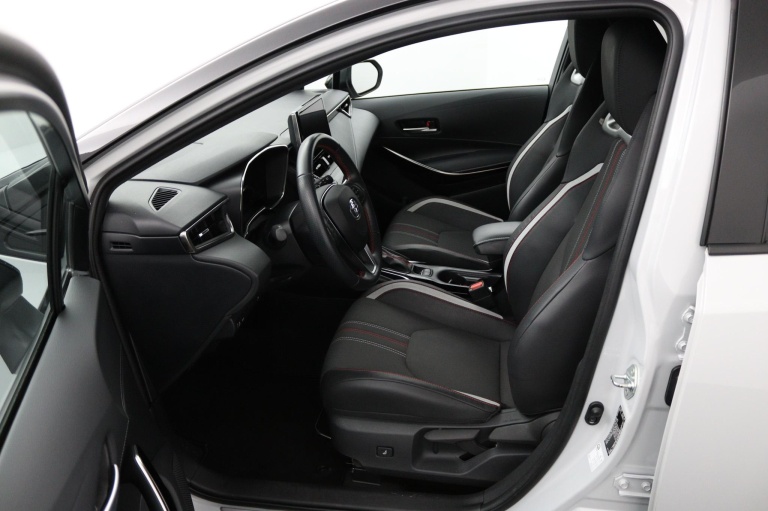 Toyota Corolla Touring Sports - 1.8 Hybrid GR-Sport 17