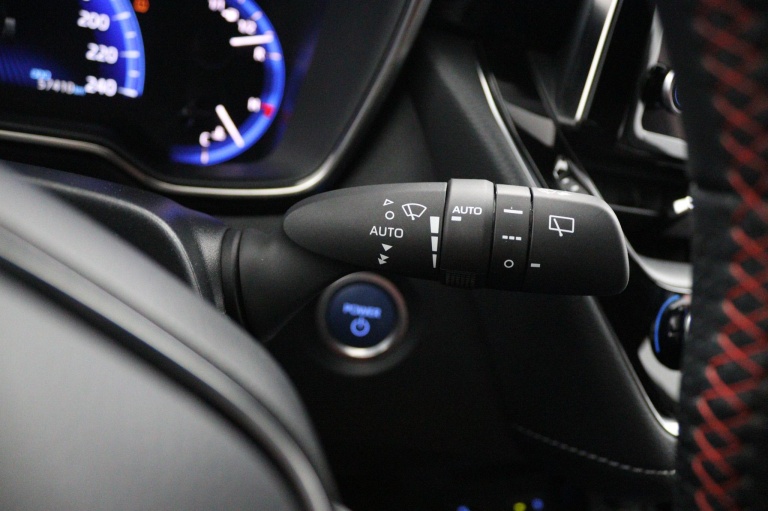 Toyota Corolla Touring Sports - 1.8 Hybrid GR-Sport 32