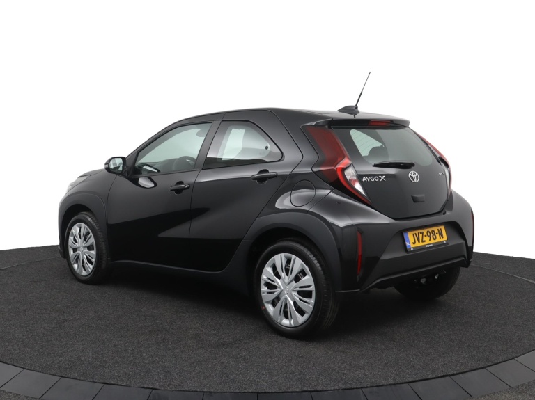 Toyota Aygo X - Hybrid 115 play 12