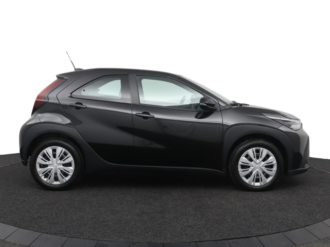 Toyota Aygo X - Hybrid 115 play