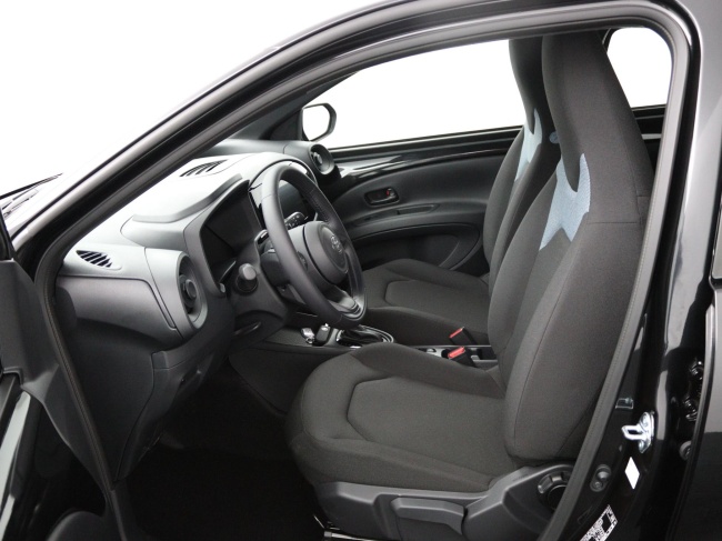 Toyota Aygo X - Hybrid 115 play