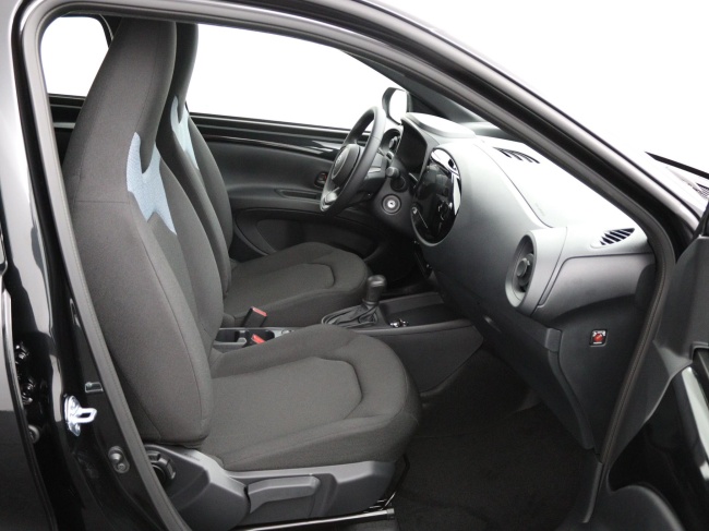 Toyota Aygo X - Hybrid 115 play