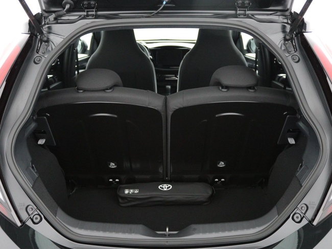 Toyota Aygo X - Hybrid 115 play